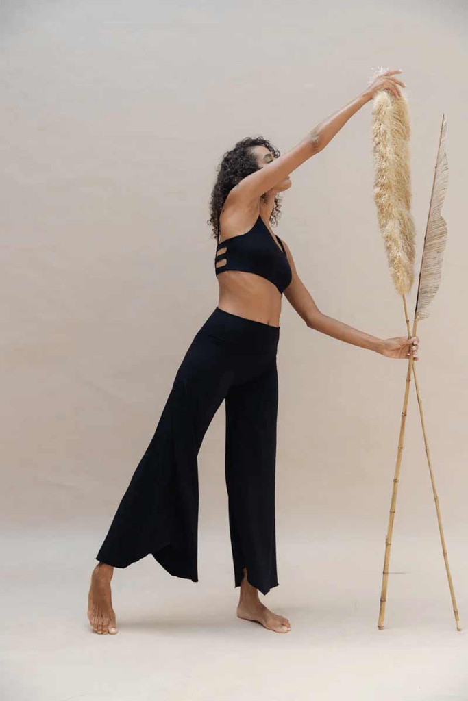 Layla Flares Pants – Sustainable Yoga Pants by Indigo Luna
